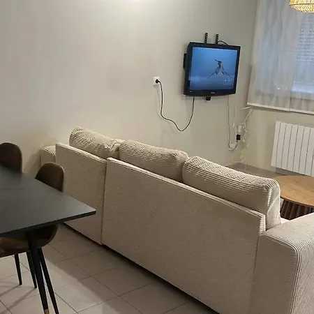 Appartement Dream Appartement!! Spacieux ,calme Au Rez-de-chaussee